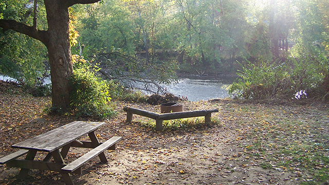 morgans-riverside-campground-cabins