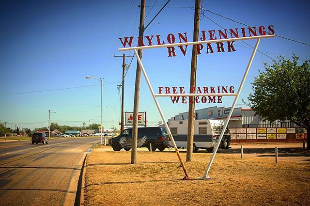 waylon-jennings