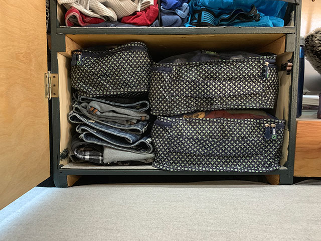 neatly packing cubes