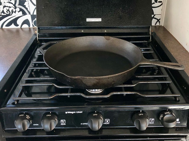 cast iron pan
