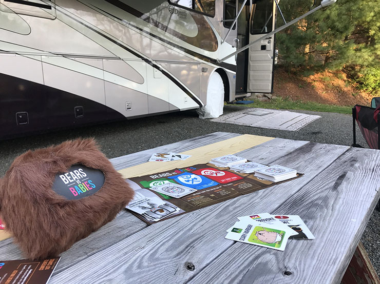 Bears vs Babies by Exploding Kittens