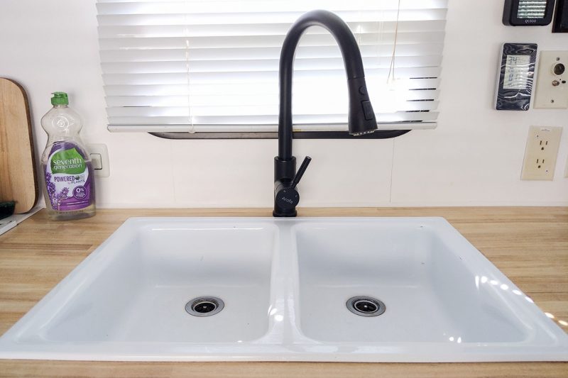Pull Down Kitchen Sink Faucet -Arofa