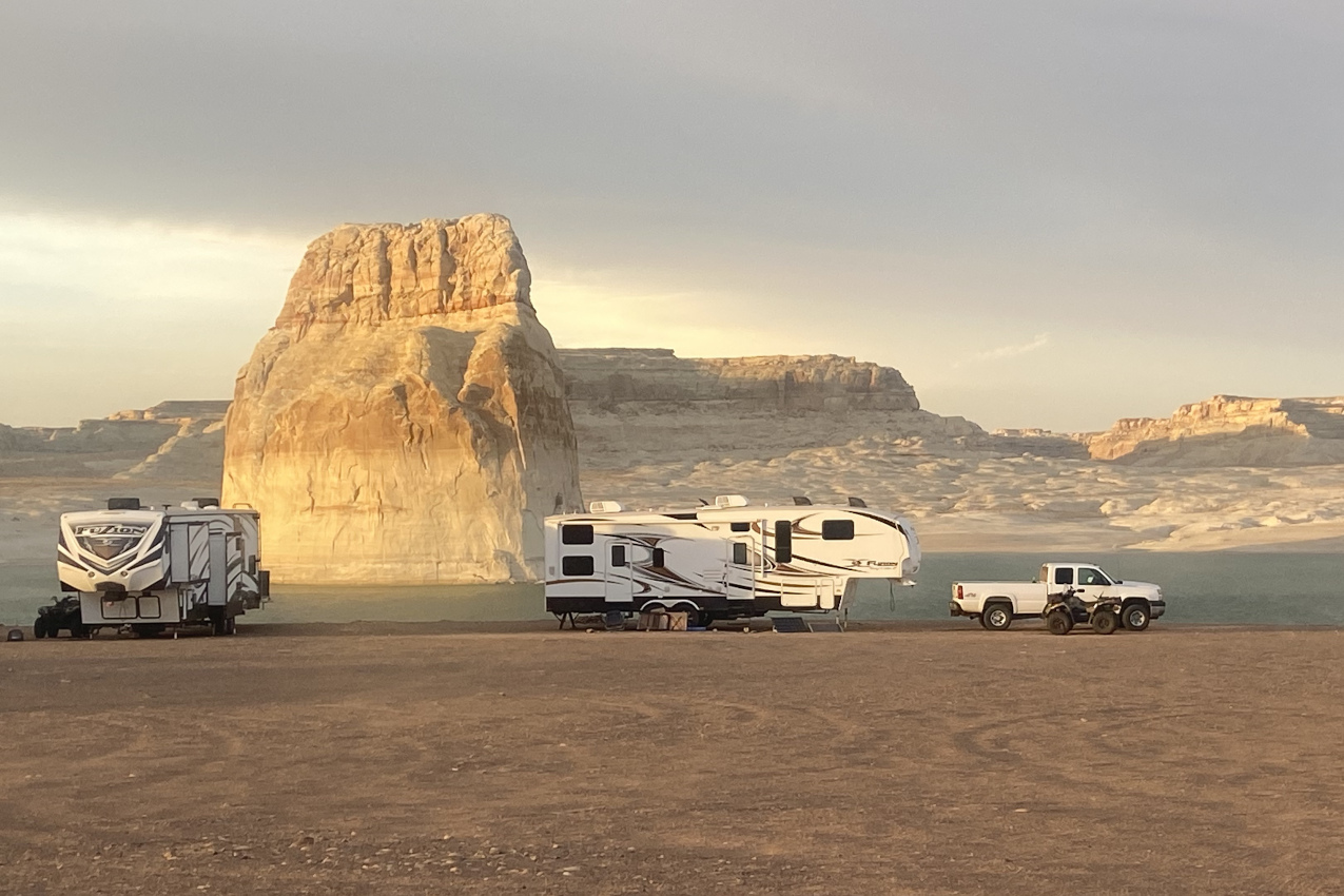 Lone Rock Beach Primitive Camping Area