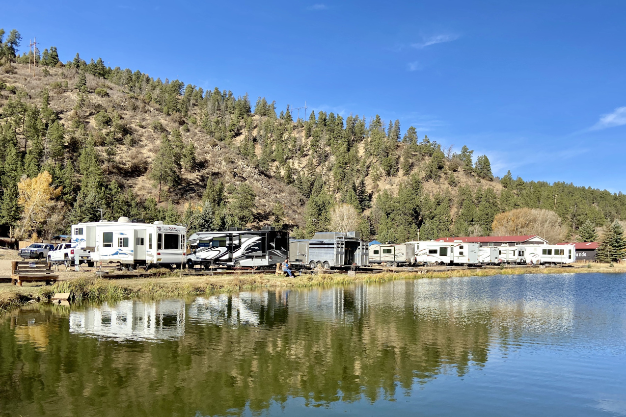 4K River Ranch RV & Lodging